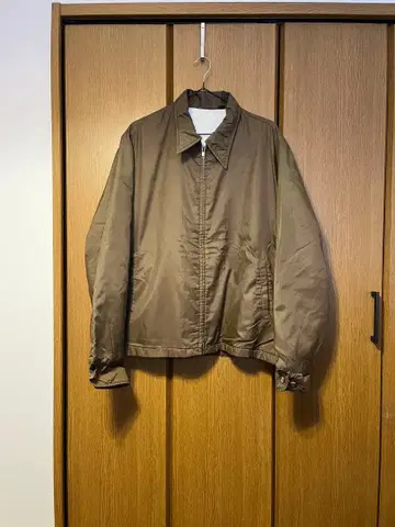 브라운 나일론 자켓