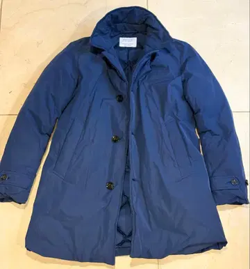 Edifice 네이비 버튼 다운 코트