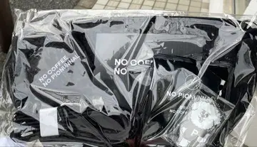 비오는날 블랙 삼각형 숄더백