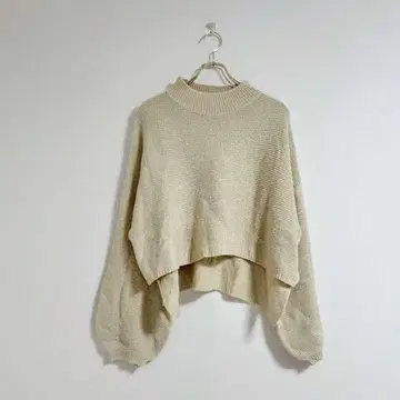 [ CLASSICAL ELF ] 베이지 하이넥 니트 스웨터 긴팔