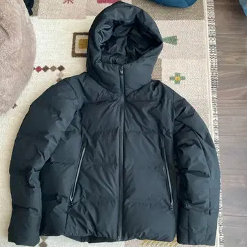 유니클로 심리스 다운 파카 S