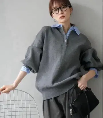 카라 부착 폴로 니트 풀오버 차콜/lumier 같은 형태