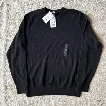 새상품 미사용 유니클로 캐시미어 스웨터