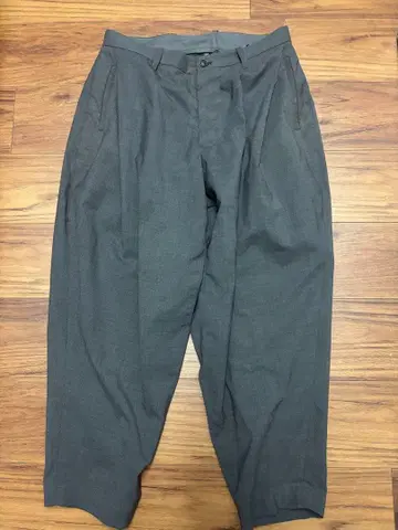 haversack 그레이 턱 슬랙스