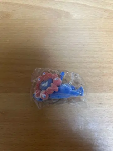 미야쿠미야쿠 플로키 피규어 누워있는