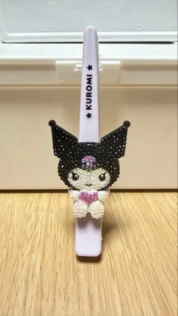 산리오 x 쿠로미 (헤어 클립 핑크)