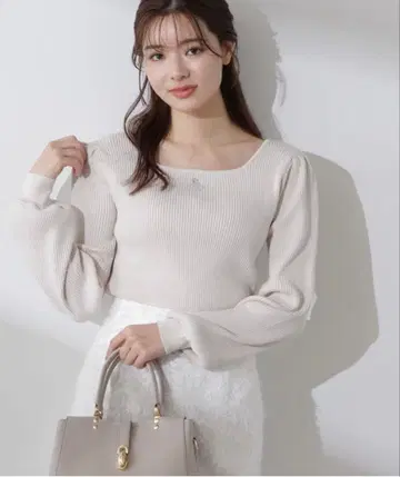 마톤 슬리브 로고 니트 프로포션 아이보리 2