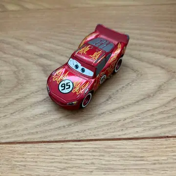 토미카 라이트닝 맥퀸