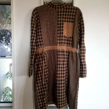 체크 무늬 긴팔 튜닉 니트 원피스