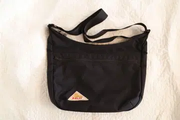 켈티 숄더백 커브 숄더 M