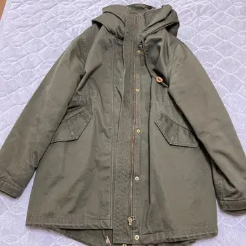 올리브색 모즈 코트