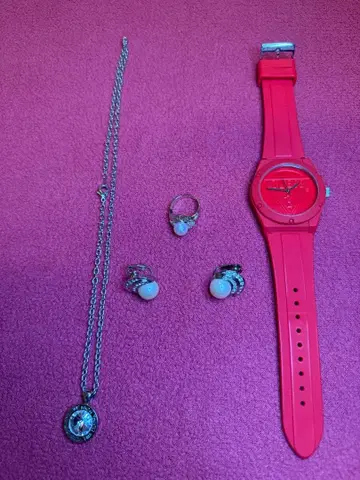 게스 쿼츠 시계 액세서리 세트 목걸이 귀찌 반지