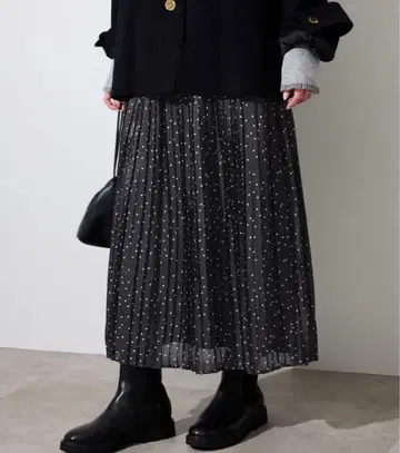 슬로브 이에나 도트 플리츠 스커트