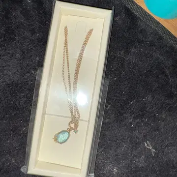 우타프리 카르나이 카뮈 만텔 목걸이