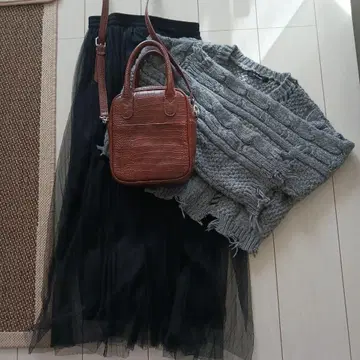 블랙 플레어 스커트 스웨터 백