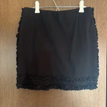 hug 미니 스커트 블랙 F 프릴 포함