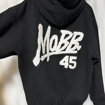 MOBB 45 블랙 후드티