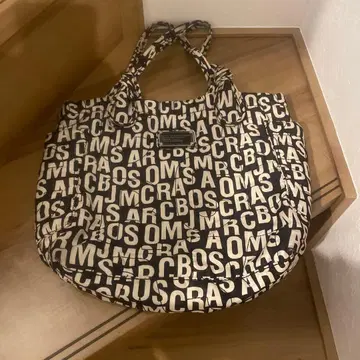 로고 프린트 토트백 베이지 x 블랙