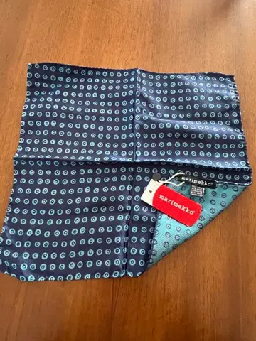 새상품 marimekko 실크 손수건