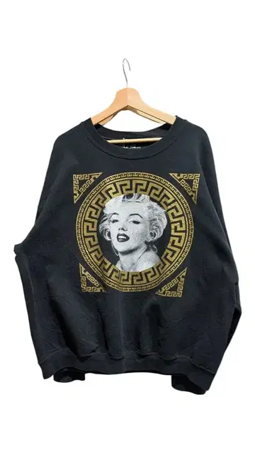 마릴린 몬로 프린트 맨투맨