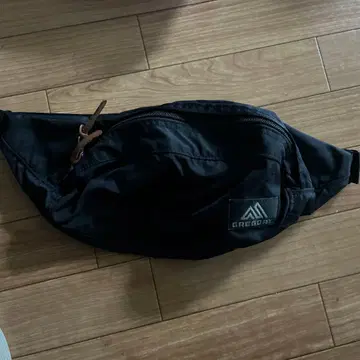 GREGORY 바디백 블랙