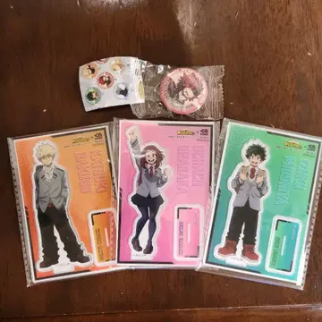 쿠라스시 한정판 히로아카 아크릴 스탠드 3종과 캔뱃지 1종