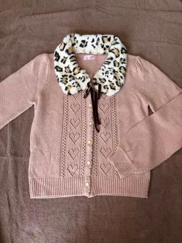앙크루즈 긴팔 가디건 볼레로 더스티 핑크 레오파드 하트