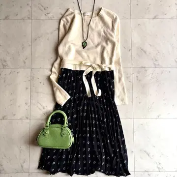 새상품급 매킨토시 철학 니트 이소재 도킹 원피스 36