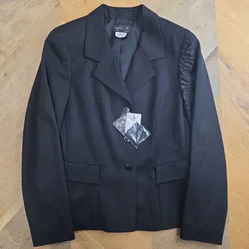 [새상품] agnis b. 블랙 테일러드 자켓 y60