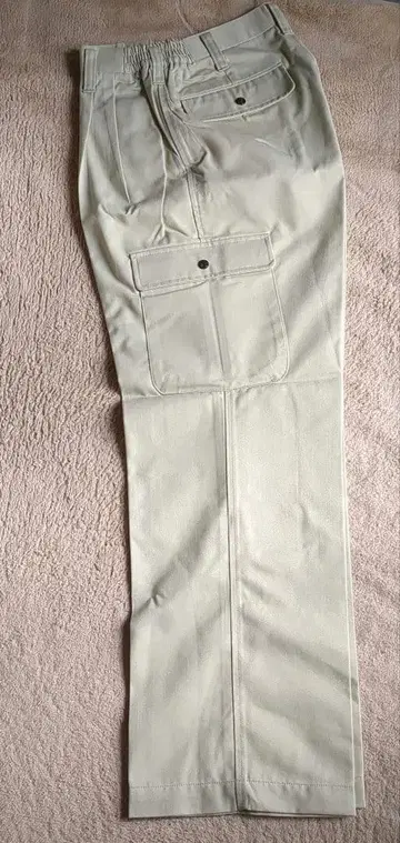 크림색 M 사이즈 워크 팬츠