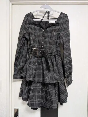 pium 체크 무늬 벨트 포함 미니 원피스