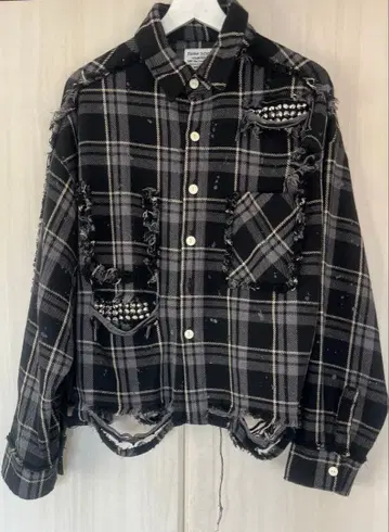 DankeSchon(단케쉔) 데미지 가공 스터드 단장 체크 셔츠