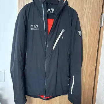 EA7 후드 부착 후드티 M 블랙/오렌지