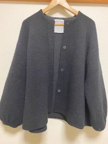 비어즐리 beardsley 퍼프 소매 니트 코트