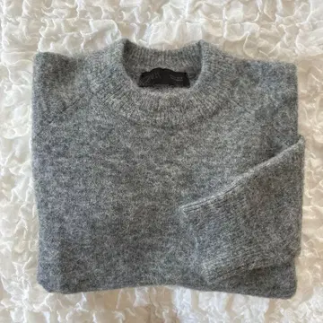 이번 시즌 구매 미사용품 ZARA 니트탑