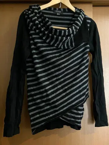 아츠로 우타야마 A/T 울 100% 변형 니트