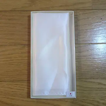 화이트 실크 포켓 치프