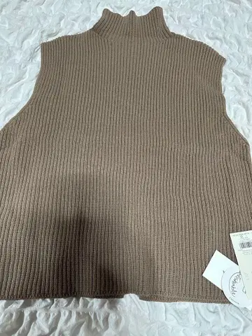 미라 오웬 베스트 택 포함 미사용 새상품