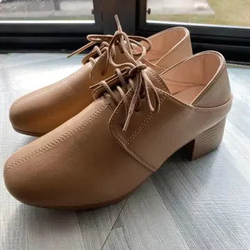 [당일 발송] 레이스업 힐 펌프스