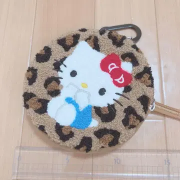 키티, 레오파드 무늬, 카라비너 달린 파우치