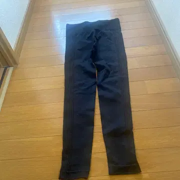 SUKALA 블랙 리브 레깅스