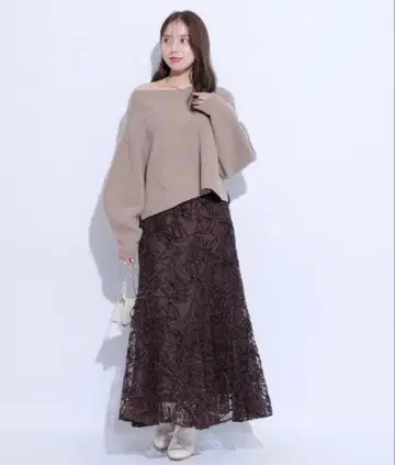 미사용 새상품 Mystrada 그래피티 플라워 레이스 스커트 M 사이즈