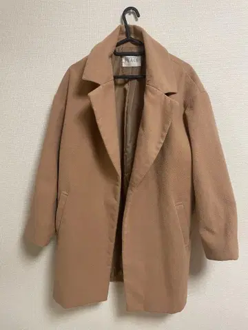 베이지 롱 코트