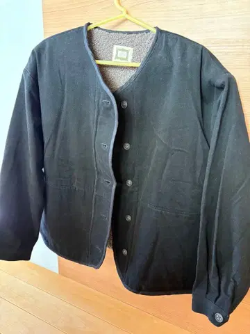 블랙 플리스 자켓 단추식