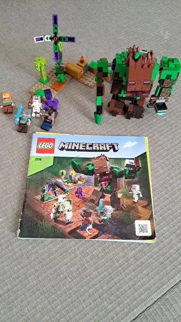 LEGO Minecraft 21176