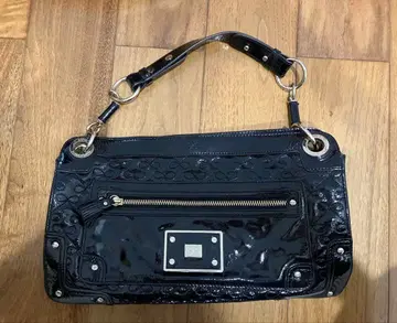 아냐 에나멜 가죽 블랙 숄더백