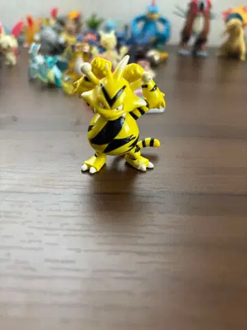 포켓몬 에레브 피규어 몽코레 초기