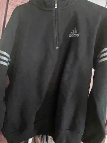 adidas 블랙 하프 지퍼 맨투맨