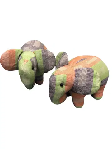 컬러풀한 코끼리 봉제 인형