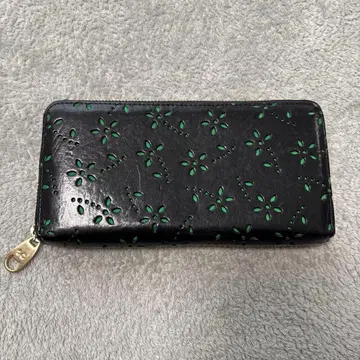 새상품급 츠모리치사토 장지갑 라운드 지퍼 레이스 컷 플라워 블랙